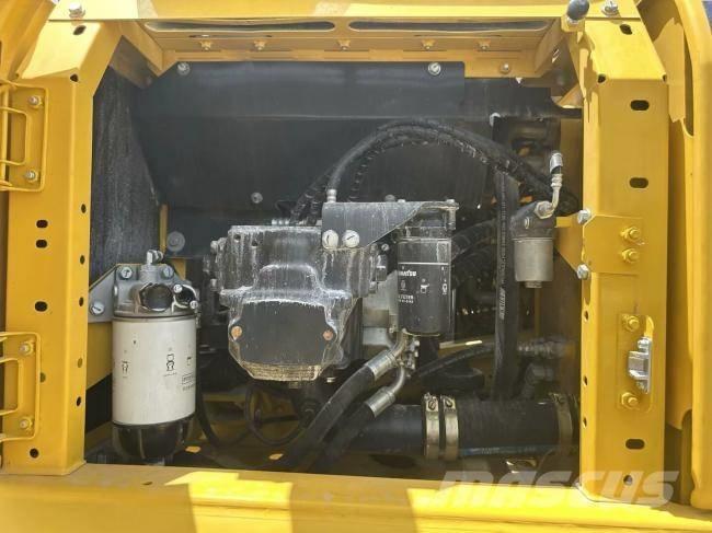 Komatsu PC 240-8 Pásové rýpadlá