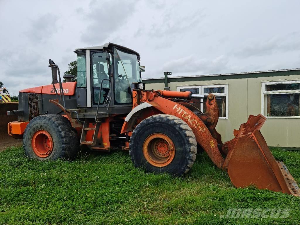 Hitachi ZW 220 Kolesové nakladače