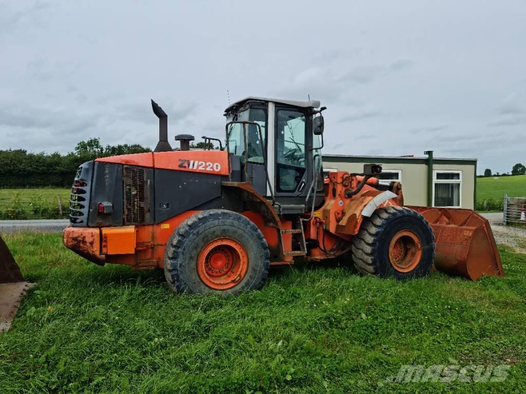 Hitachi ZW 220 Kolesové nakladače