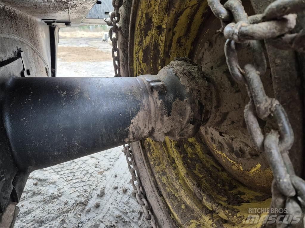 John Deere 1110D Lesné traktory