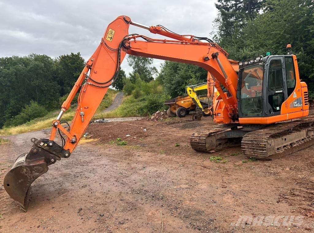Doosan DX 140 LCR-3 Pásové rýpadlá
