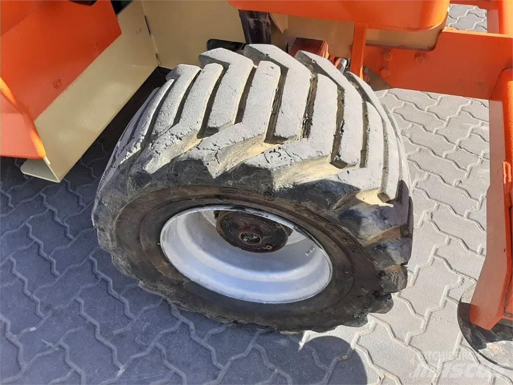JLG 4394RT Nožnicové zdvíhacie plošiny