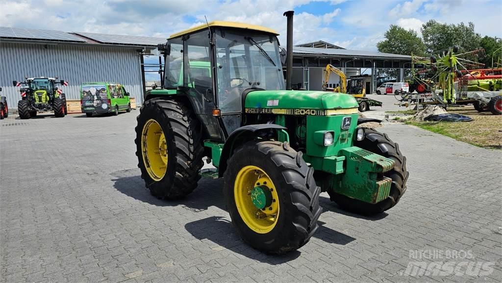 John Deere 2040A Traktory