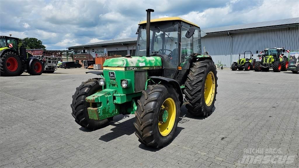 John Deere 2040A Traktory