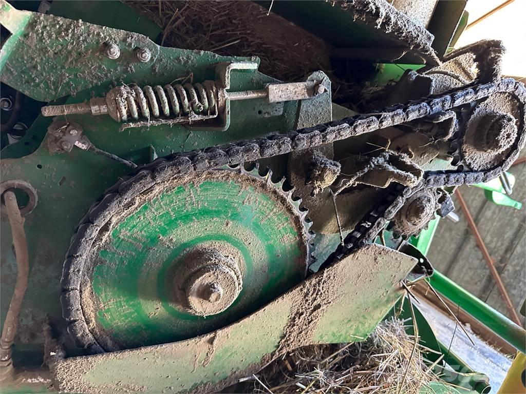 John Deere V461M Lisy na okrúhle balíky