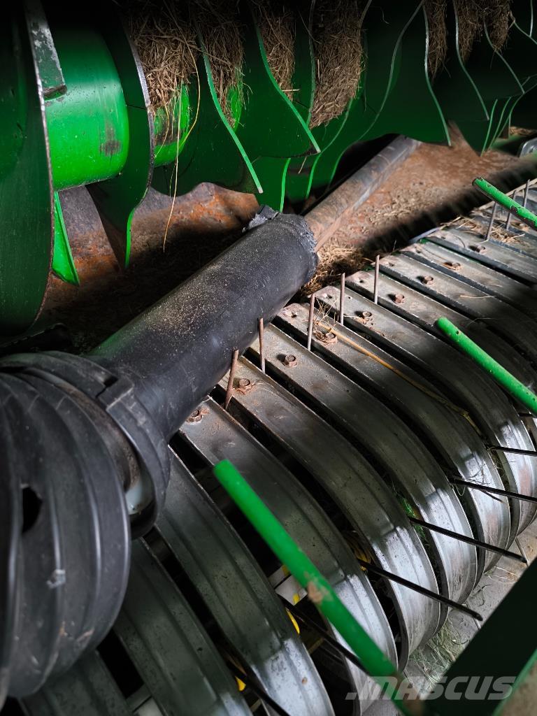 John Deere V461M Lisy na okrúhle balíky