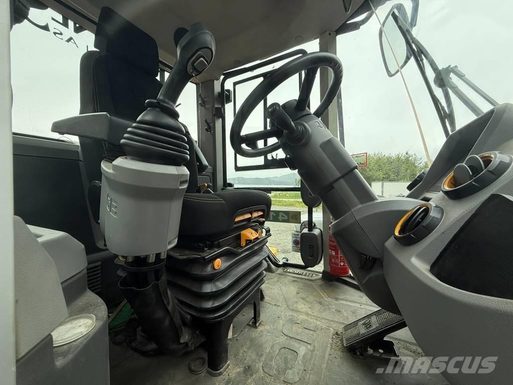 JCB 413K Kolesové nakladače