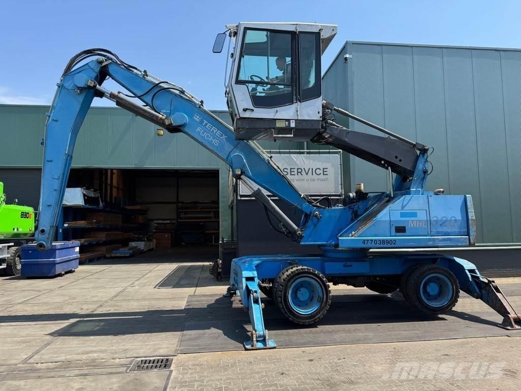 Fuchs MHL 320 Stroje pre manipuláciu s odpadom
