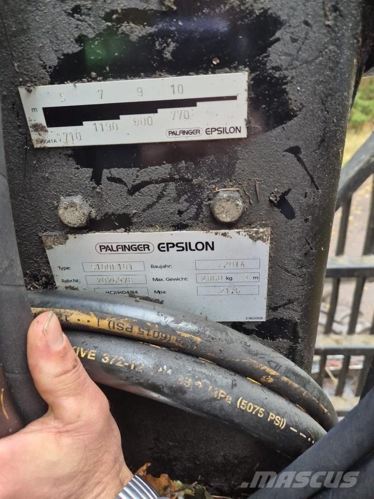 John Deere 1110 E Lesné traktory