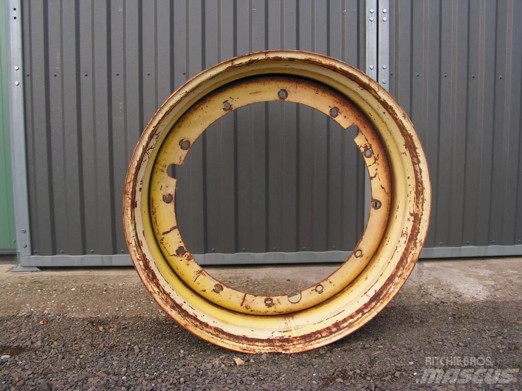 John Deere 8100 Pneumatiky, kolesá a ráfiky