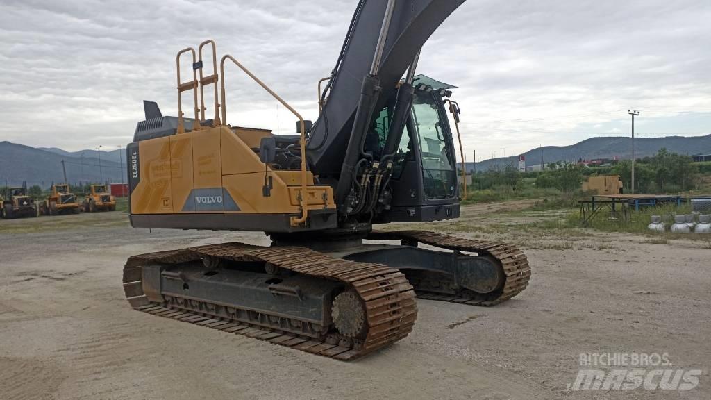 Volvo EC 250 EL Pásové rýpadlá