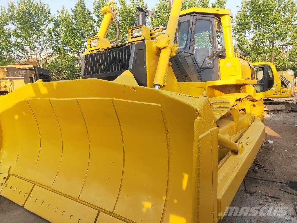 Komatsu D155AX-5 Pásové dozéry