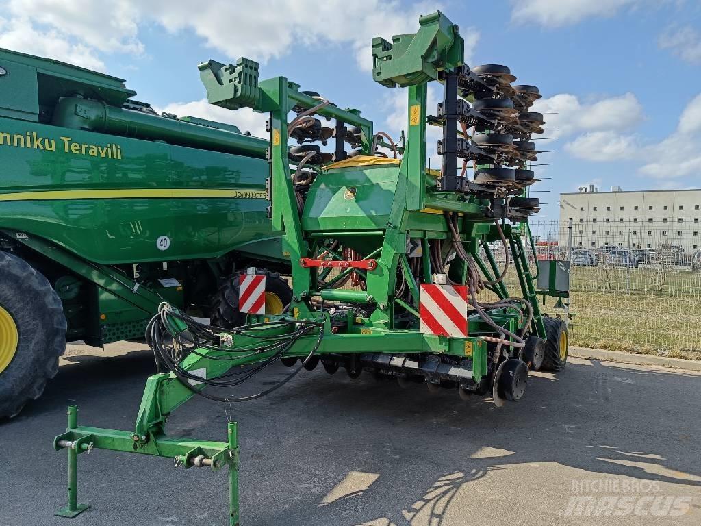 John Deere 750 A Mechanické sejačky