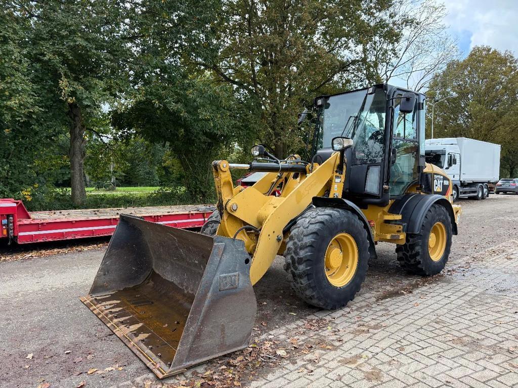 CAT 908H Kolesové nakladače