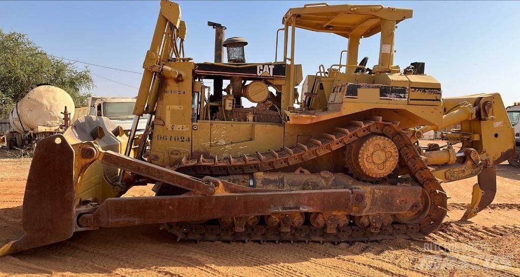 CAT D8R Pásové dozéry