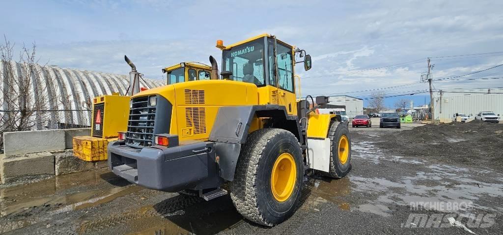 Komatsu WA 200 Kolesové nakladače