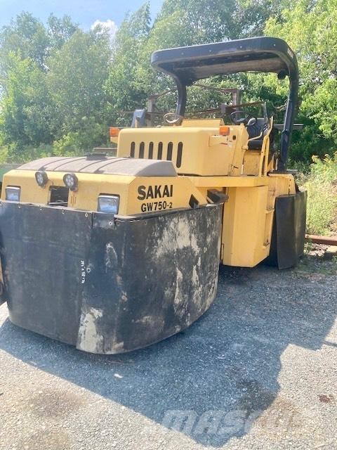 Sakai GW 750-2 Finišéry