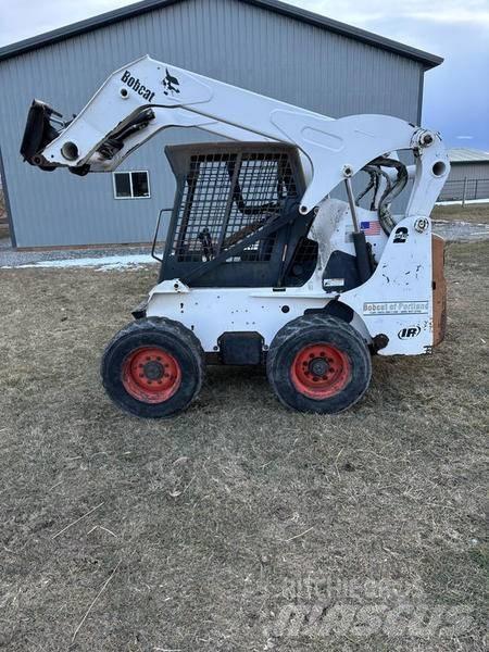 Bobcat S250 Šmykom riadené nakladače