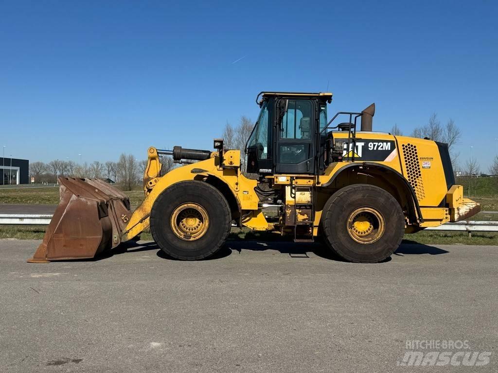 CAT 972M Kolesové nakladače