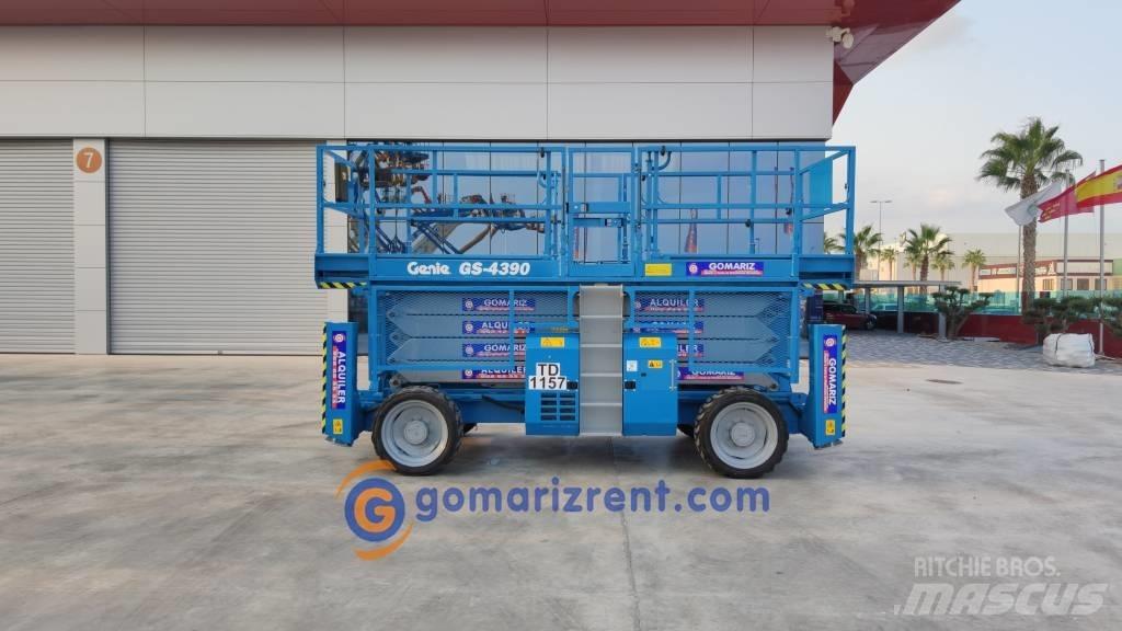 Genie GS 4390 RT Nožnicové zdvíhacie plošiny