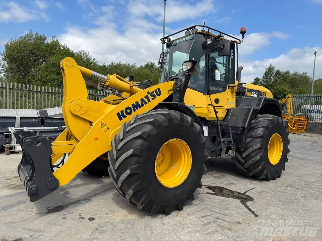 Komatsu WA320-7 Kolesové nakladače