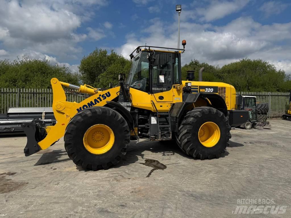 Komatsu WA320-7 Kolesové nakladače