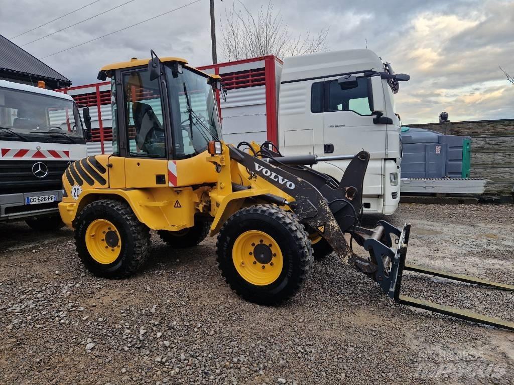 Volvo L 30 Kolesové nakladače