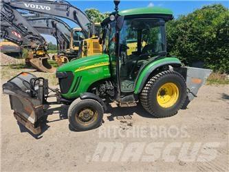 John Deere 3720 Traktory