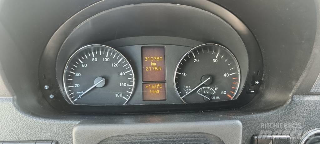 Mercedes-Benz 319 Skriňová nadstavba