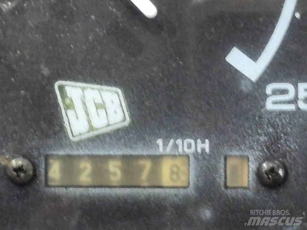 JCB 520 Teleskopické manipulátory