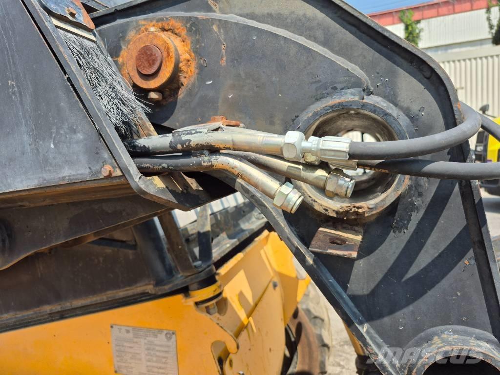 JCB 520 Teleskopické manipulátory