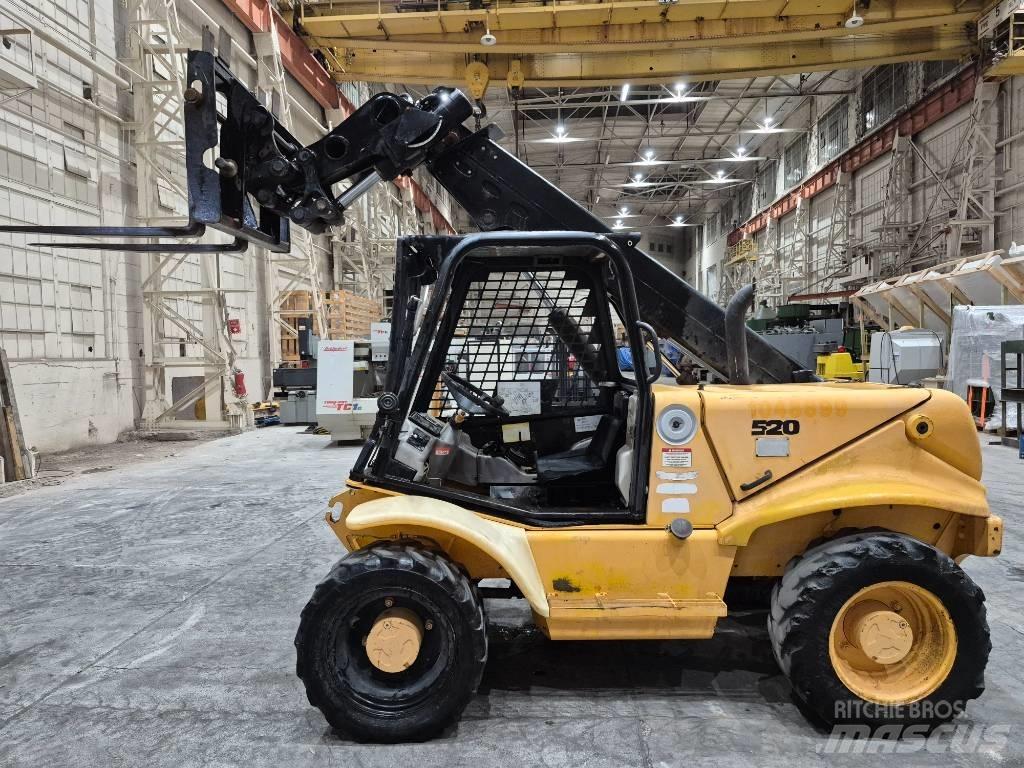 JCB 520 Teleskopické manipulátory