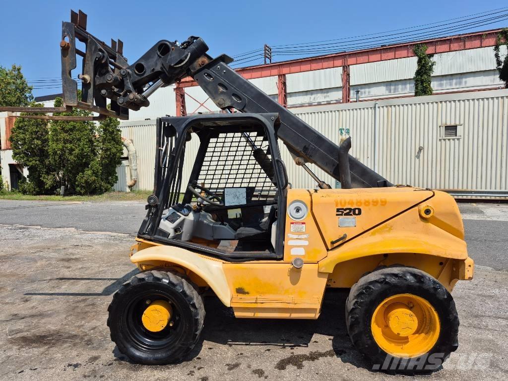 JCB 520 Teleskopické manipulátory