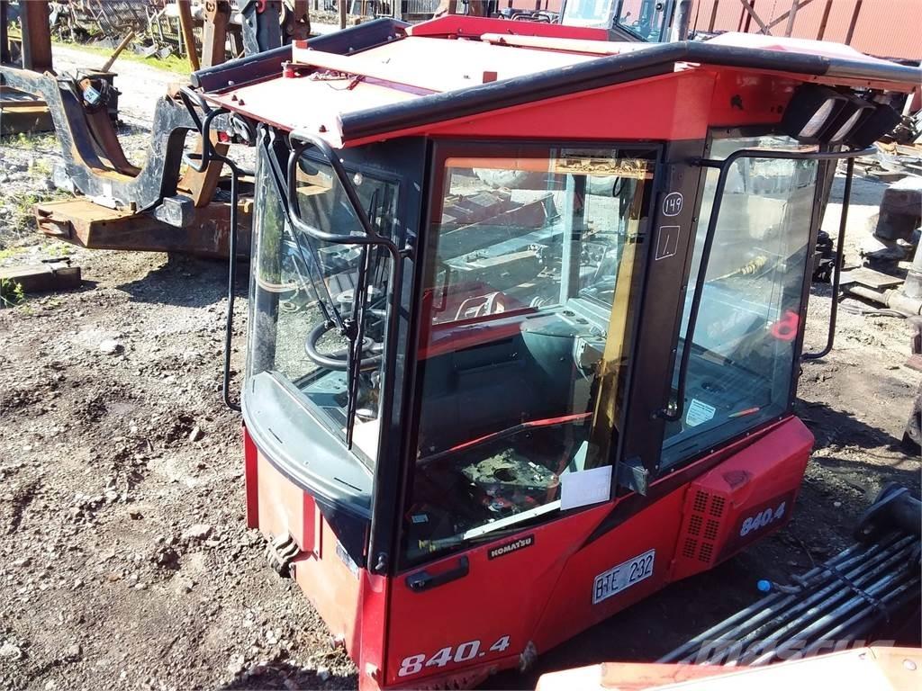 Komatsu 840.4 Kabíny a interiér