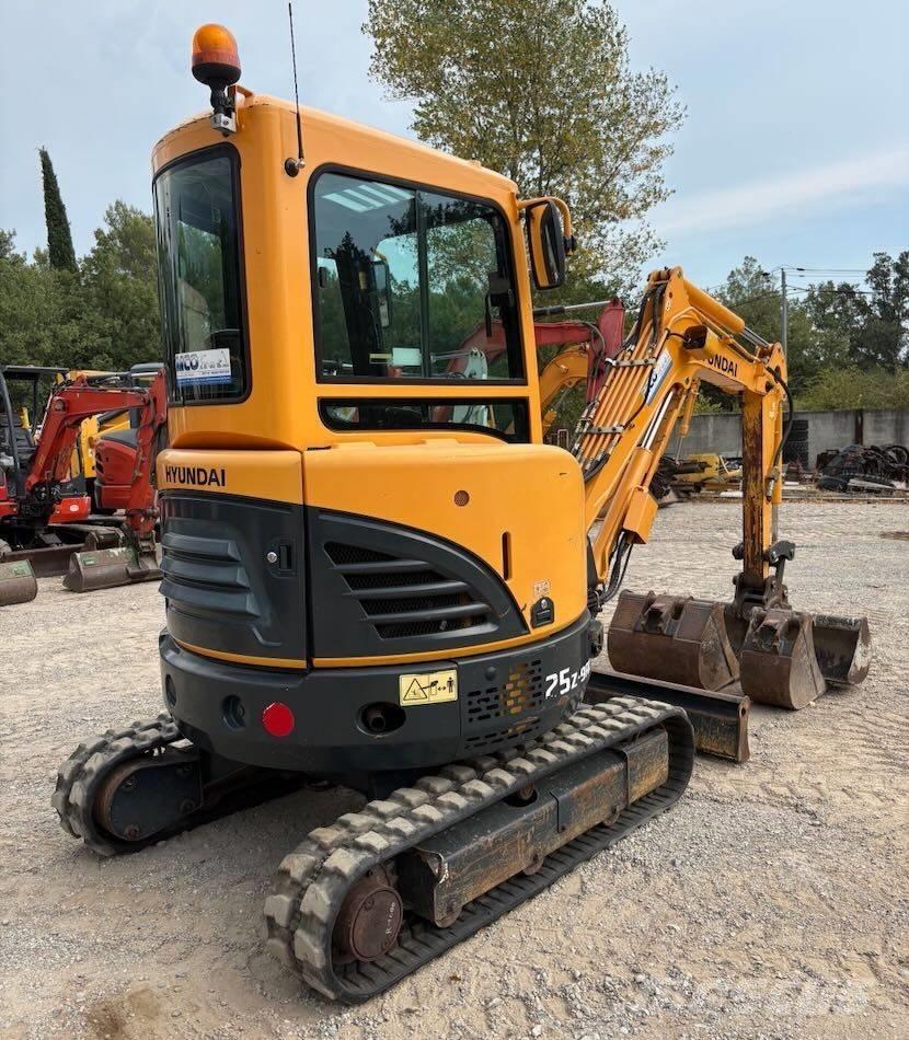Hyundai R25Z-9 AK Mini rýpadlá < 7t