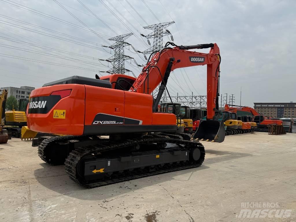 Doosan DX 225 LC-9C Pásové rýpadlá