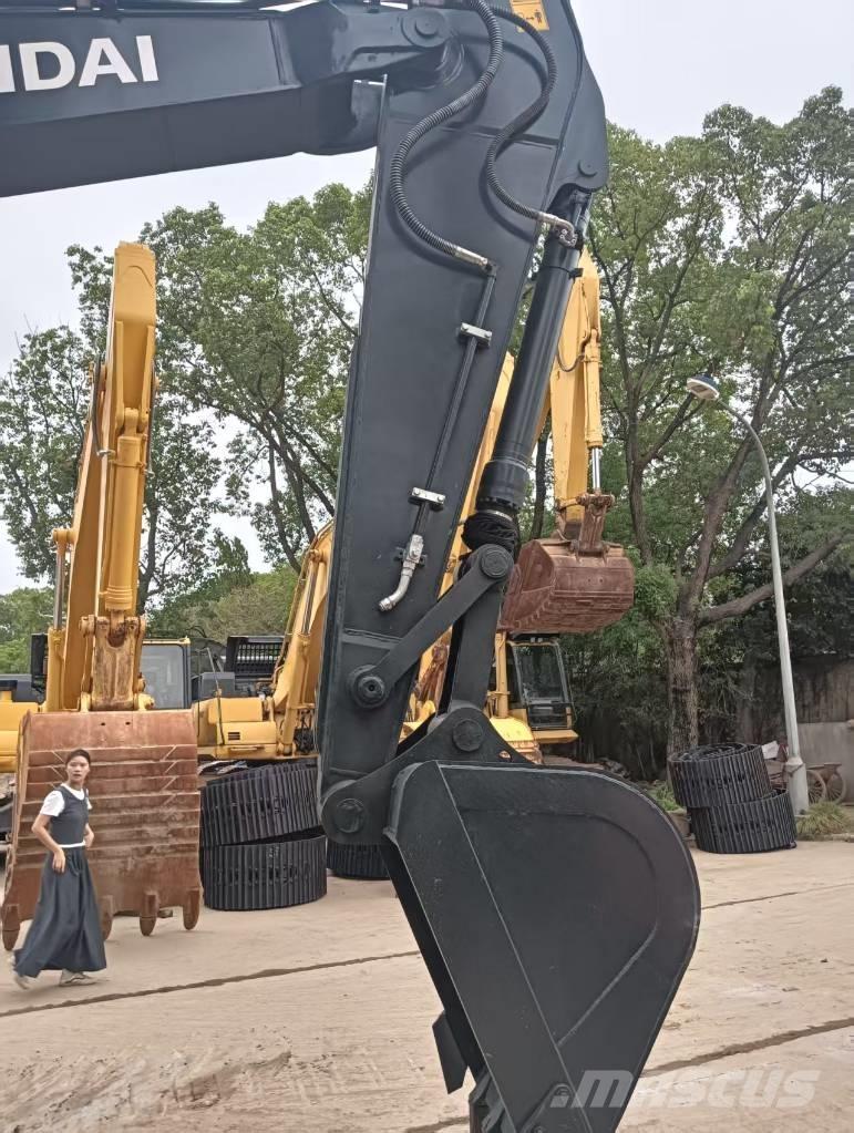 Hyundai 220 LC-9S Pásové rýpadlá