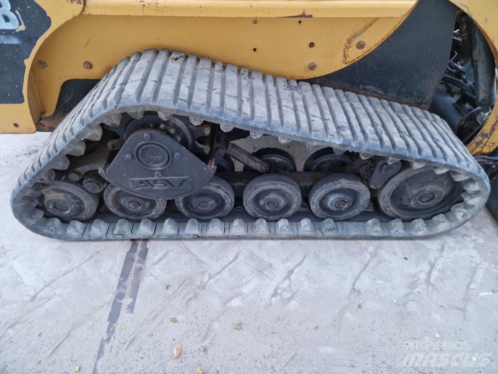 CAT 247 B Šmykom riadené nakladače