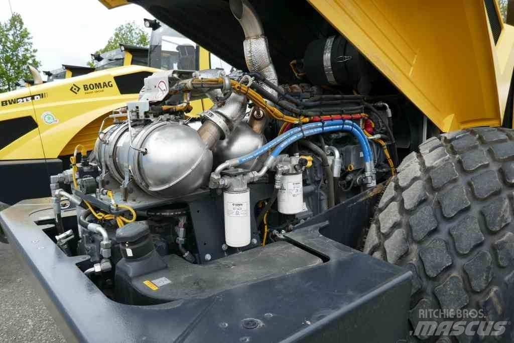 Bomag BW 213 DH-5 Pôdne kompaktory