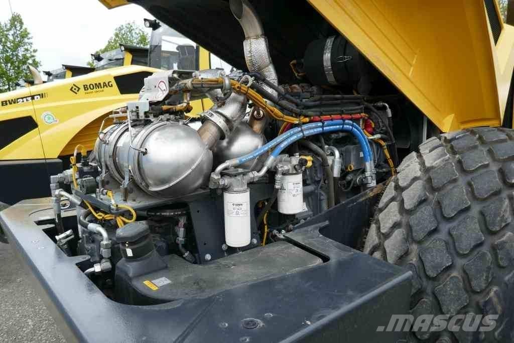 Bomag BW 213 DH-5 Pôdne kompaktory