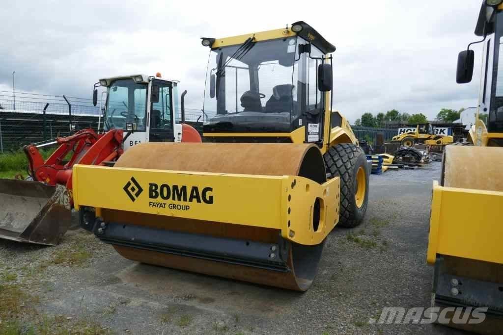 Bomag BW 213 DH-5 Pôdne kompaktory
