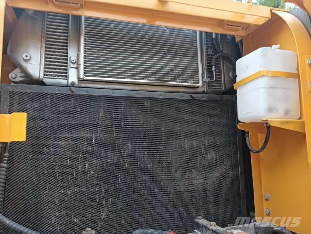 Hyundai 220LC-9T Pásové rýpadlá