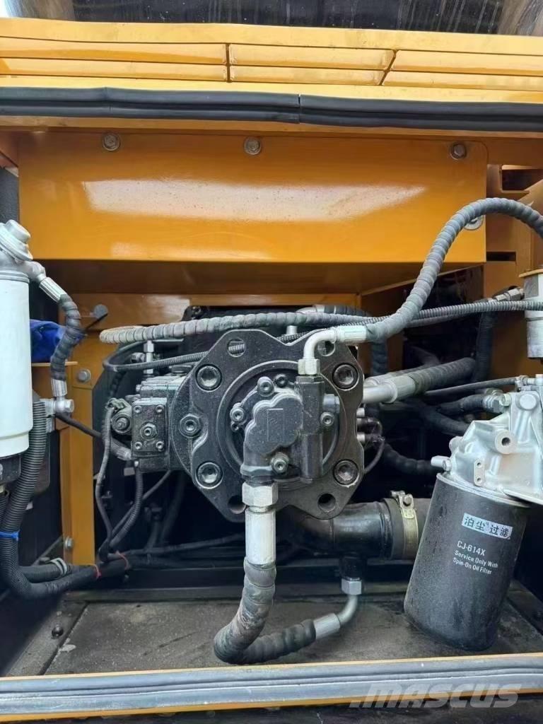 Sany 215C Pásové rýpadlá