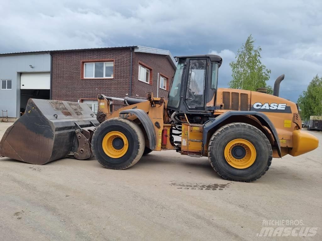 CASE 921 F Kolesové nakladače
