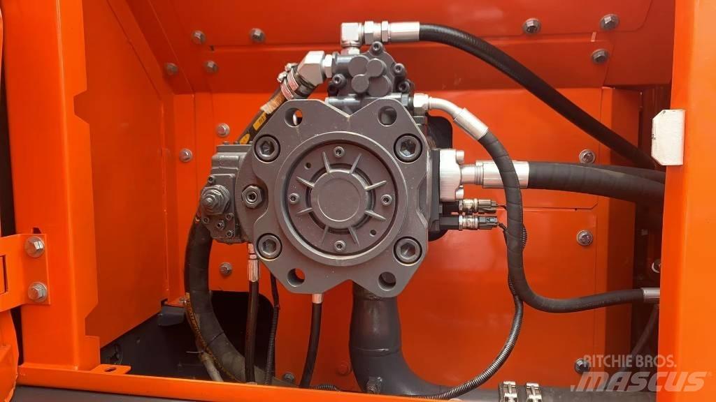 Doosan DX 300 Pásové rýpadlá