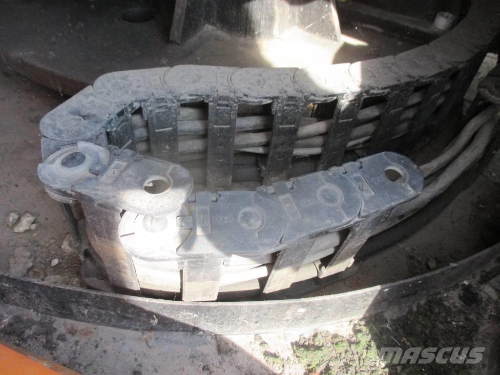 Manitou 100 VJR Vertikálne stĺpové výťahy
