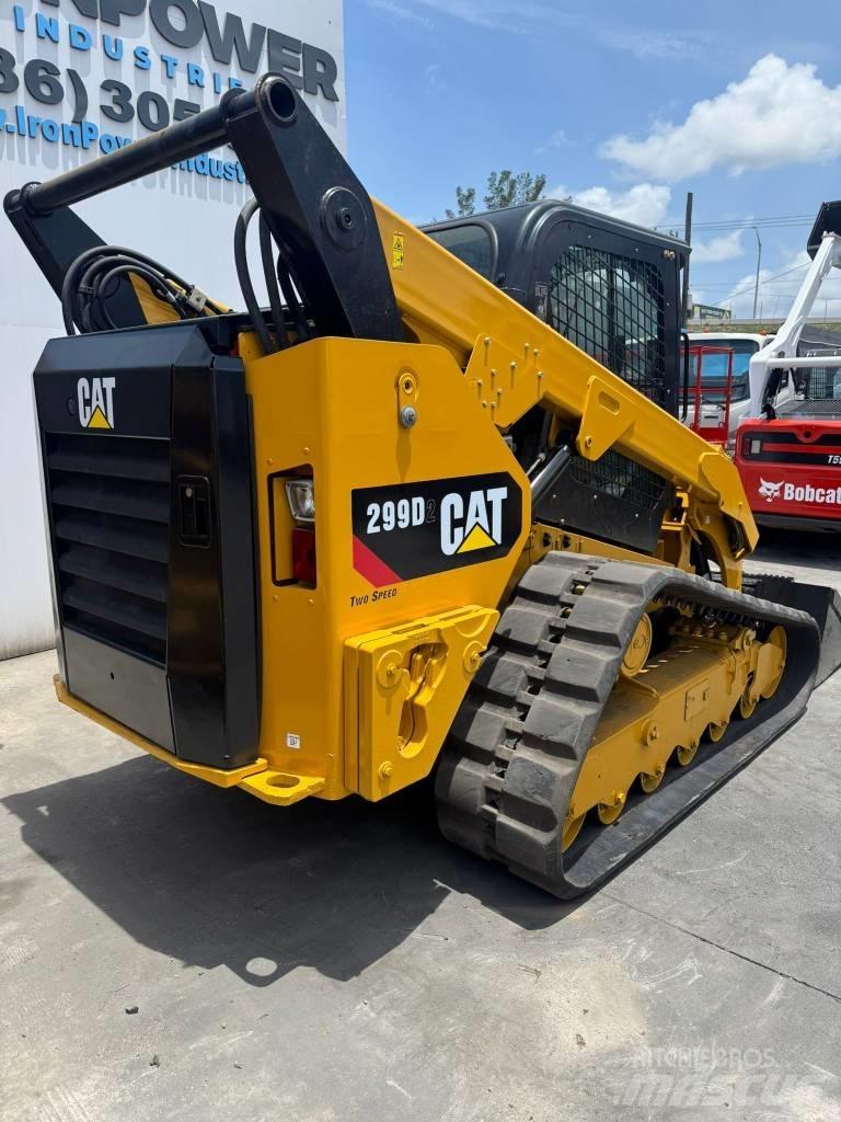 CAT 299 D 2 Šmykom riadené nakladače