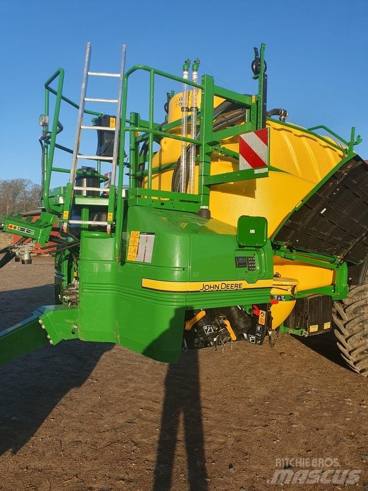 John Deere R975 i Ťahané postrekovače