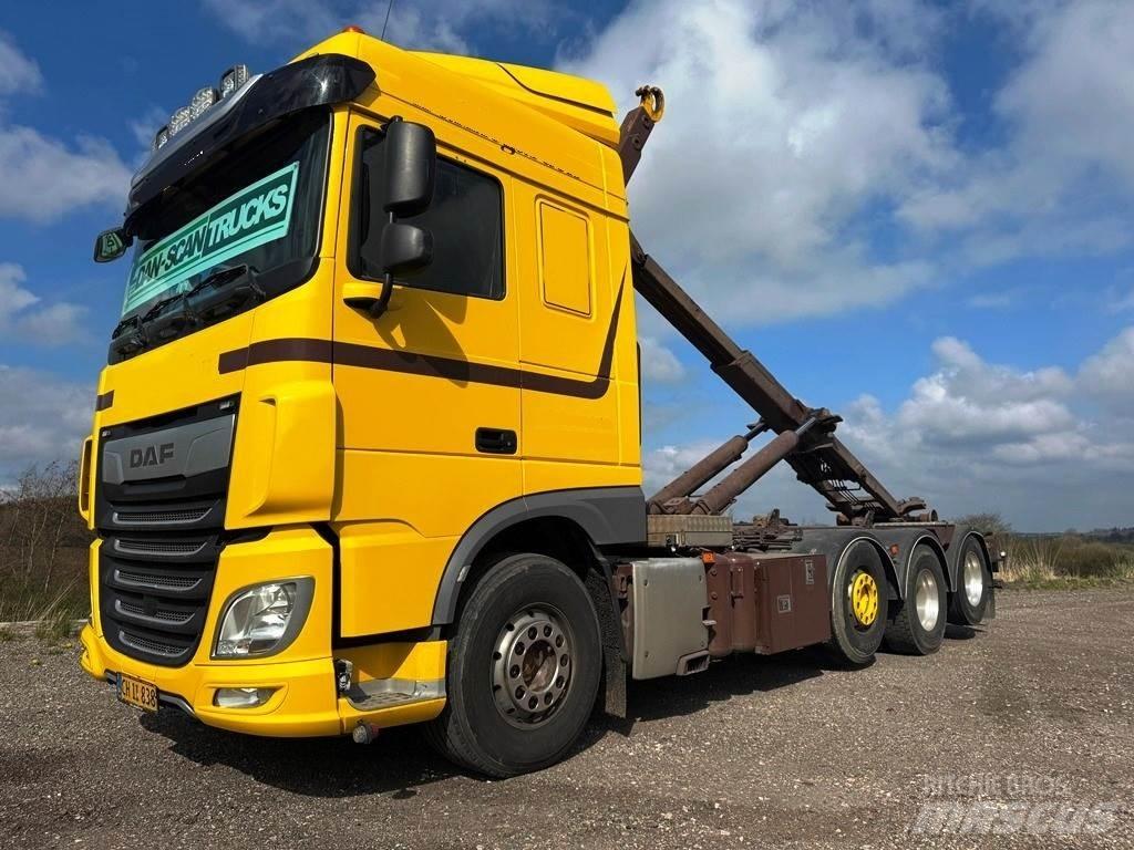 DAF XF 530 8x2-*4 Hákový nosič kontajnerov