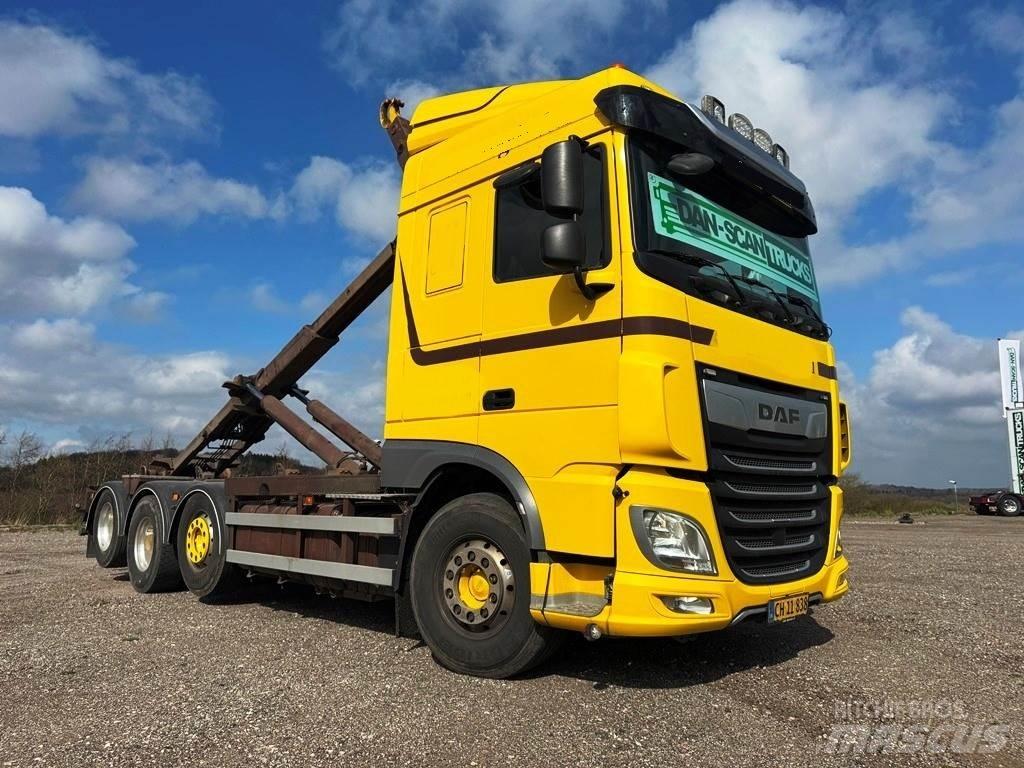 DAF XF 530 8x2-*4 Hákový nosič kontajnerov